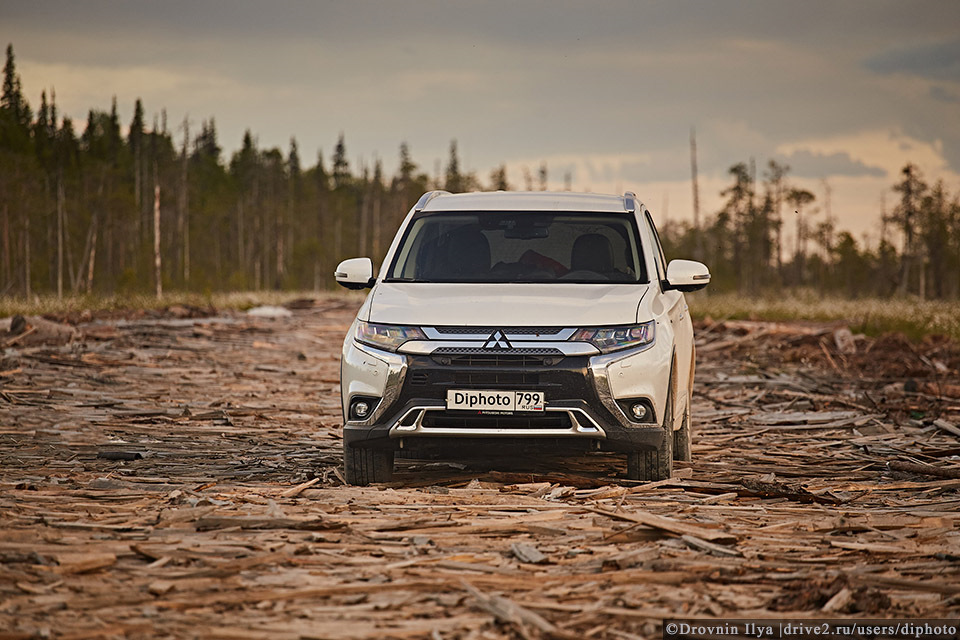 Аутлендер 3 литровый. Аутлендер Самурай 2019. Mitsubishi Outlander gt зима. Митсубиси Аутлендер Самурай по снегу. Outlander 3 Samurai обзор.