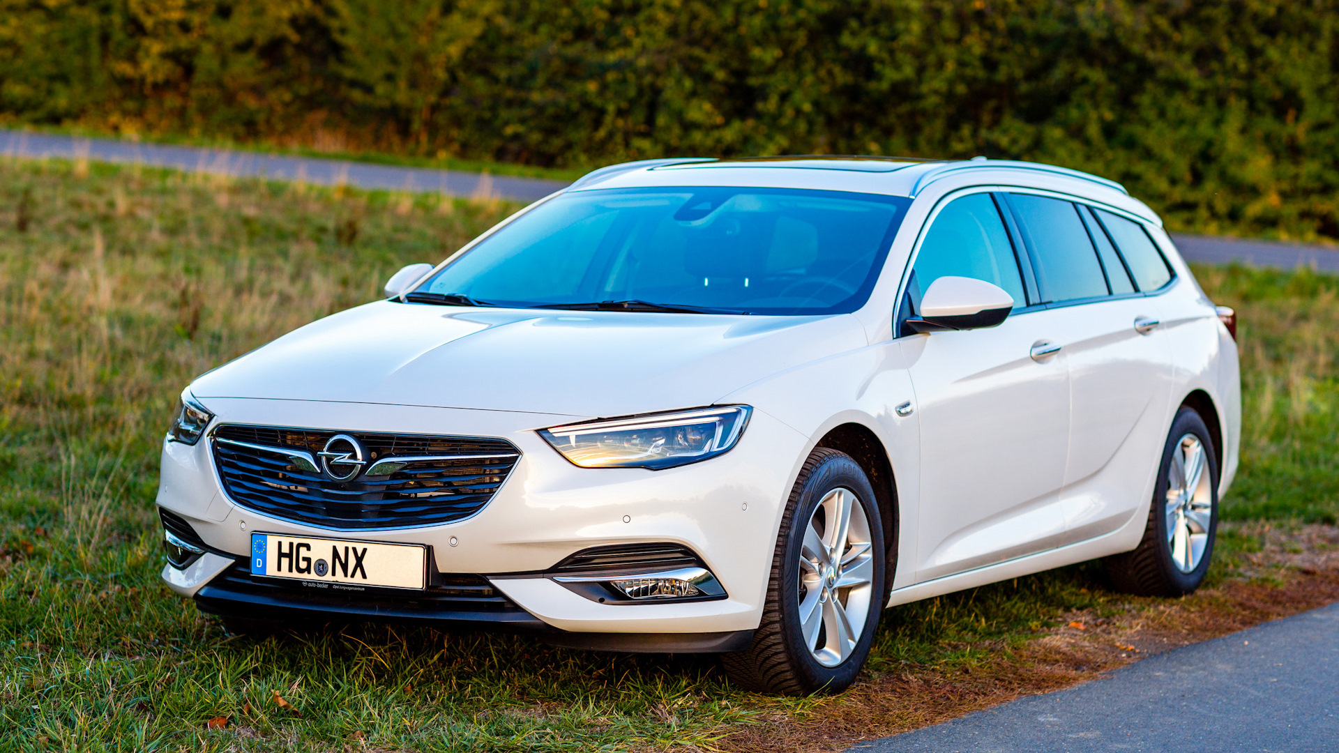 Opel Insignia (2G) 2.0 дизельный 2017 | Innovation 2.0 TDI 8AT на DRIVE2