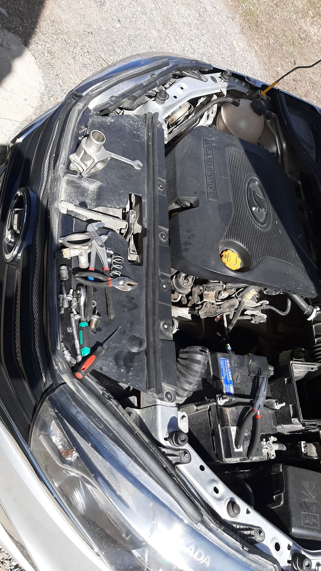 Замена термоэлемента — Lada Vesta, 1,6 л, 2016 года | своими руками ...