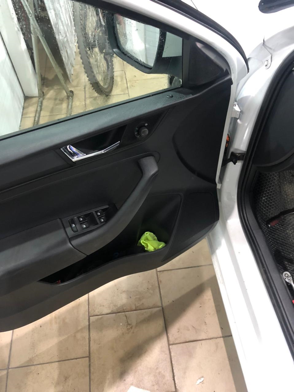 Установка электрорегулировки зеркал (часть 1) — Skoda Rapid (1G), 1,6 л ...