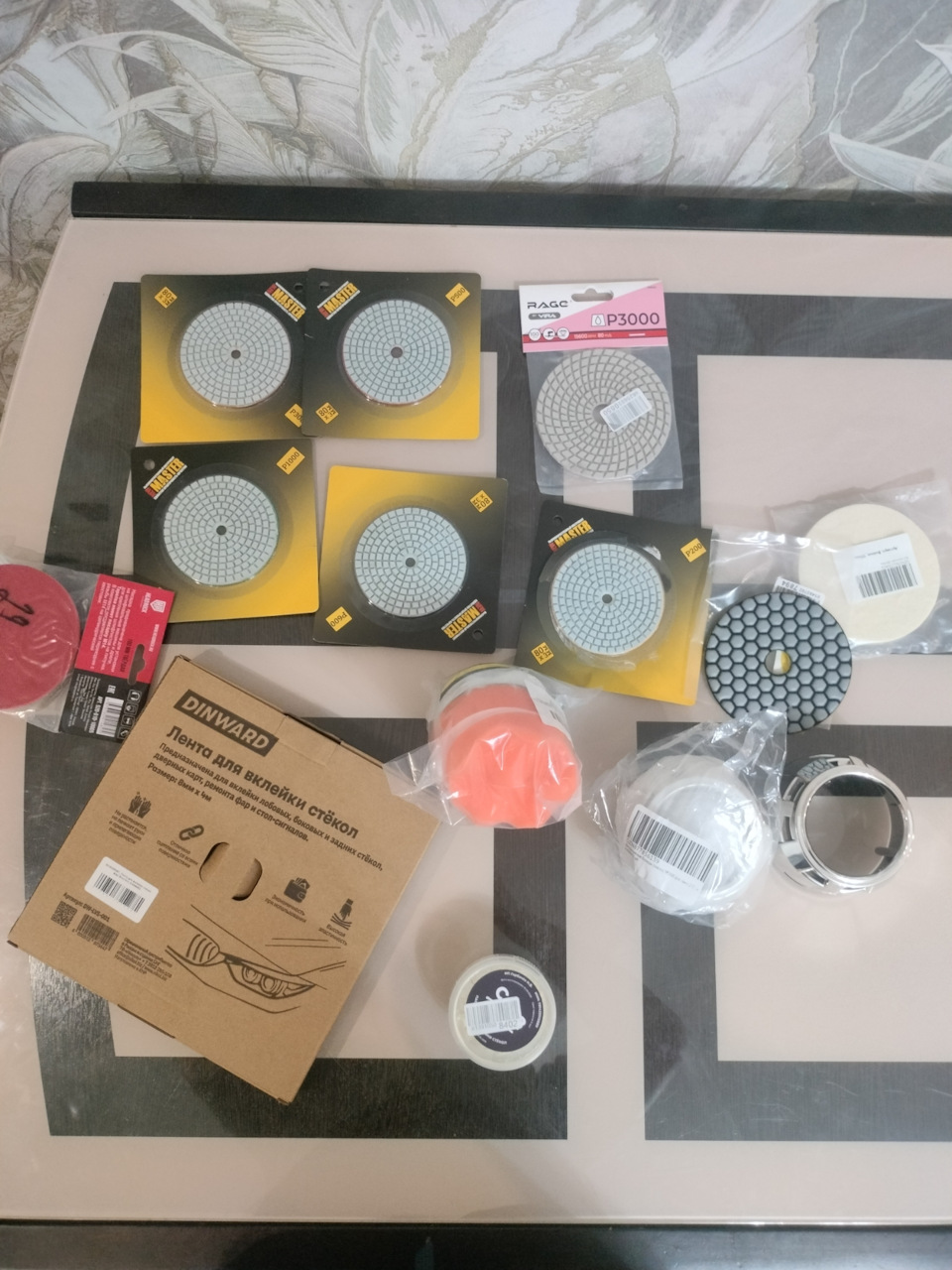 Приобретённый набор необходимых шняг для полировки стекла фары — Opel Corsa B