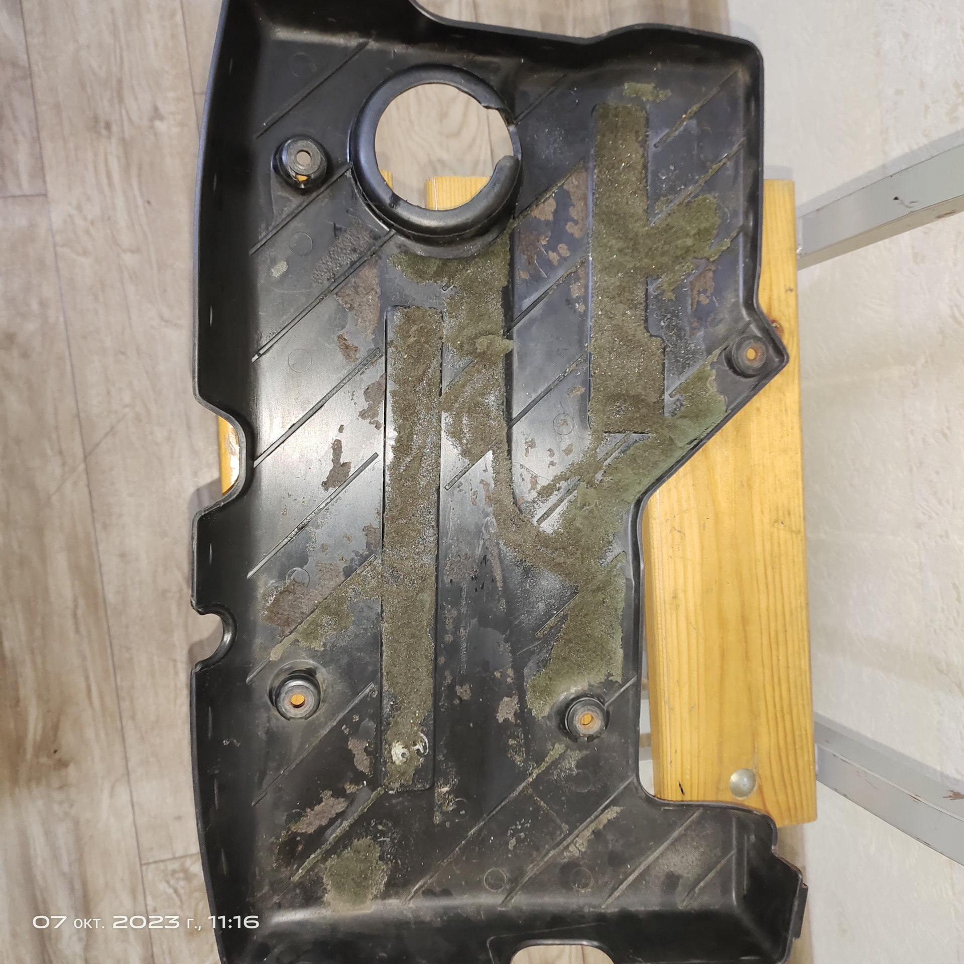 Доработка декоративной накладки двигателя 2112 — Lada Приора хэтчбек, 1 ...