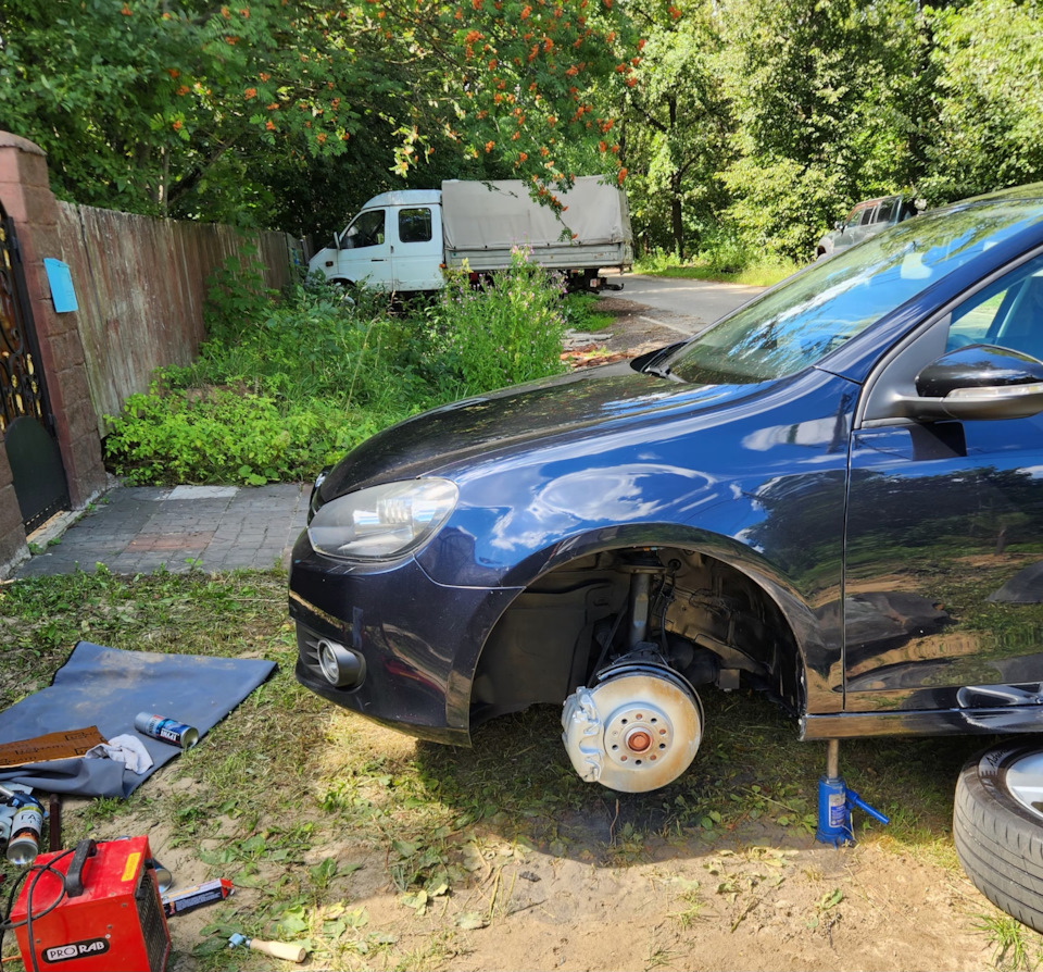 Обработка передних арок + виброизоляция — Volkswagen Golf Mk6, 1,4 л ...