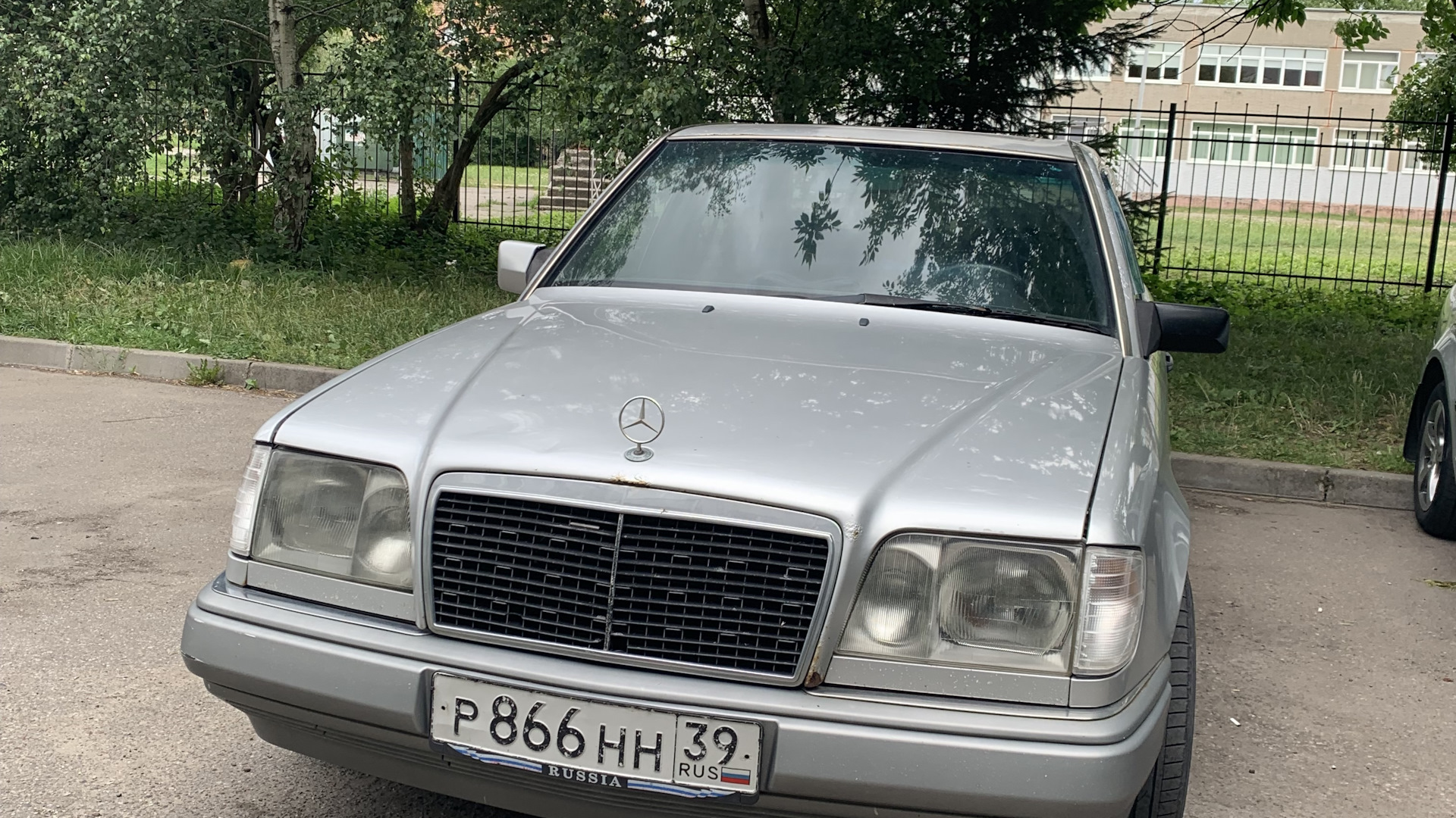 Mercedes-Benz E-class (W124) 2.0 бензиновый 1993 | W124 E200 MT M111 на  DRIVE2