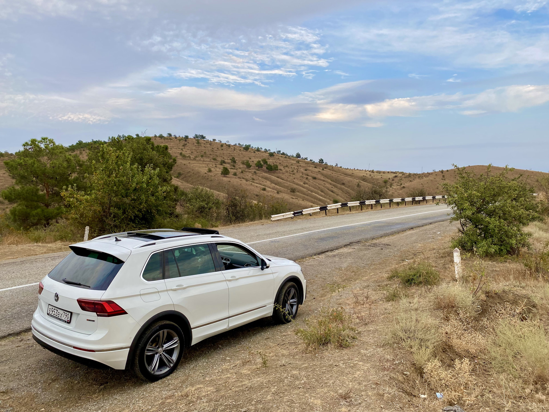 Крымские просторы на SPORTLINE — Volkswagen Tiguan (2G), 2 л, 2018 года |  путешествие | DRIVE2