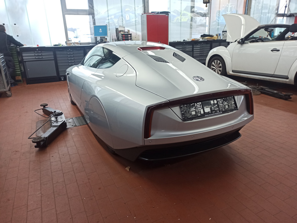 Volkswagen xl1 buy