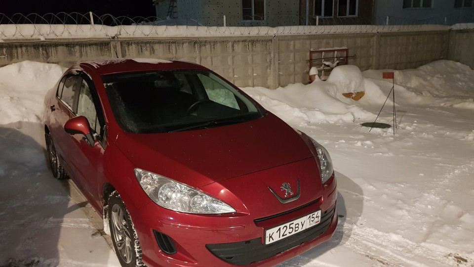 Есть разметка под парктроник в переднем и заднем бампере пежо 408 ...