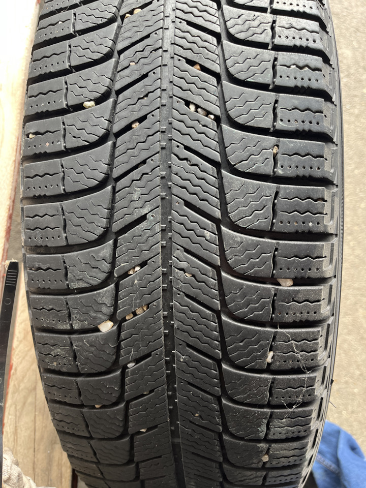 Шины зимние нешипованные Michelin 215/60 R17, литые диски 6,5Jx17 ET40 ...