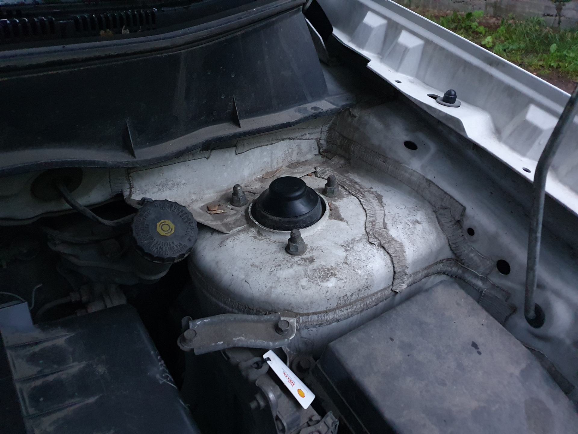 Заглушки болтов передних стоек на asx — Mitsubishi ASX, 2 л., 2013 года ...