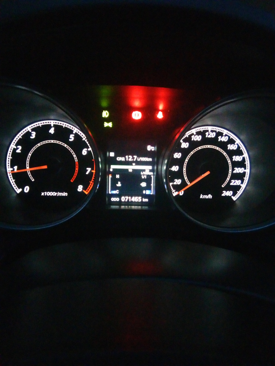 Круиз контроль, подлокотник. — Toyota Auris (1G), 1,6 л, 2008 года ...