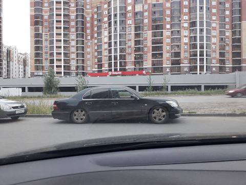 Mercedes w220 с упавшей пневмой