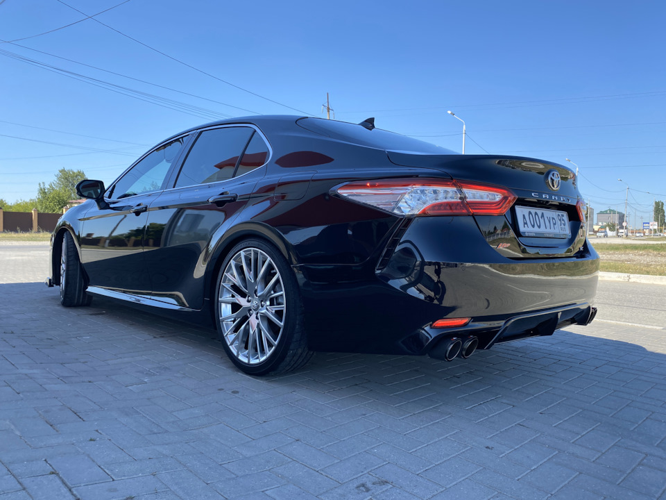 Toyota Camry xv70 Black