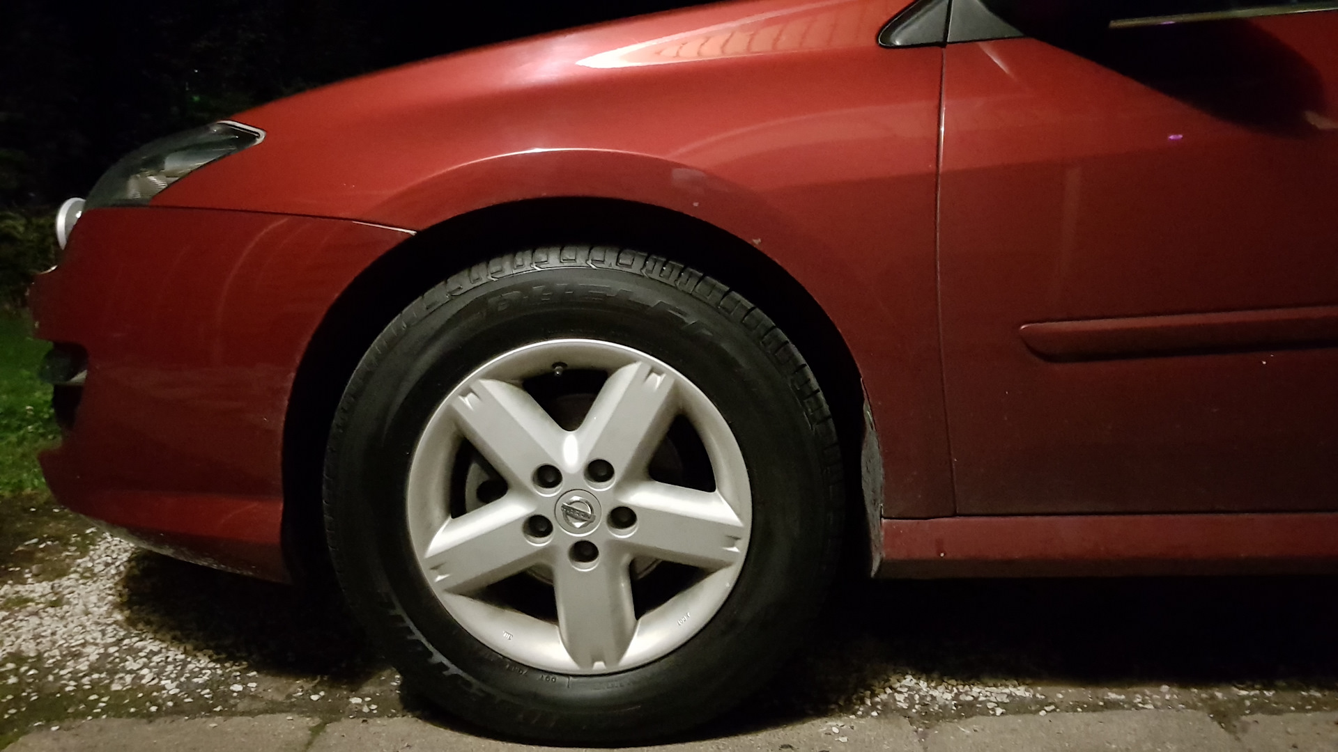 215/65 R16 Laguna 3. Топчик! — Renault Laguna III, 1,5 л, 2011 года | шины  | DRIVE2