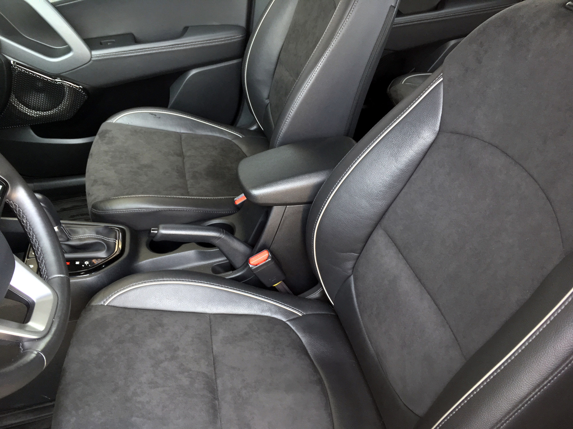 Hyundai creta передние сиденья 2020. Сидения в крета. Чехлы на хендай крета. Сидения в крета. Переднее сиденье хендай крета.