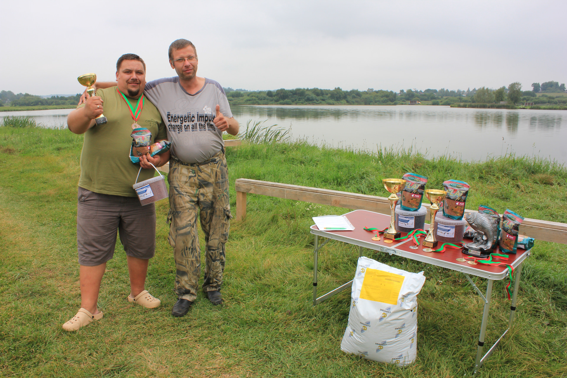 Черняховский пруд. Маленький карпик фото. Черняховский пруд. Пруд черняховский (логойский р-н). Пруд черняховский (логойский р-н).