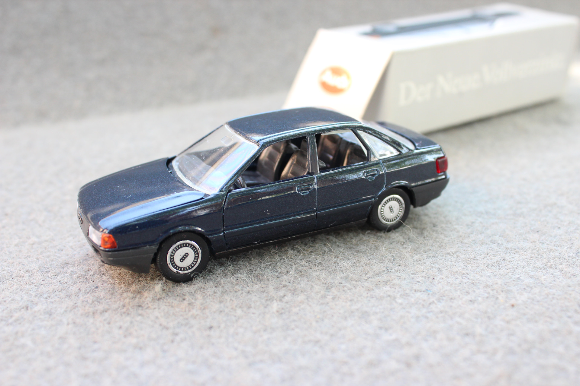 Audi 80 модель. Модель Ауди 80 1 43. Audi s6 1/43 Schabak. Модель Audi Shabak 1:43 80. Модель Audi Shabak 80 b2 1:43.