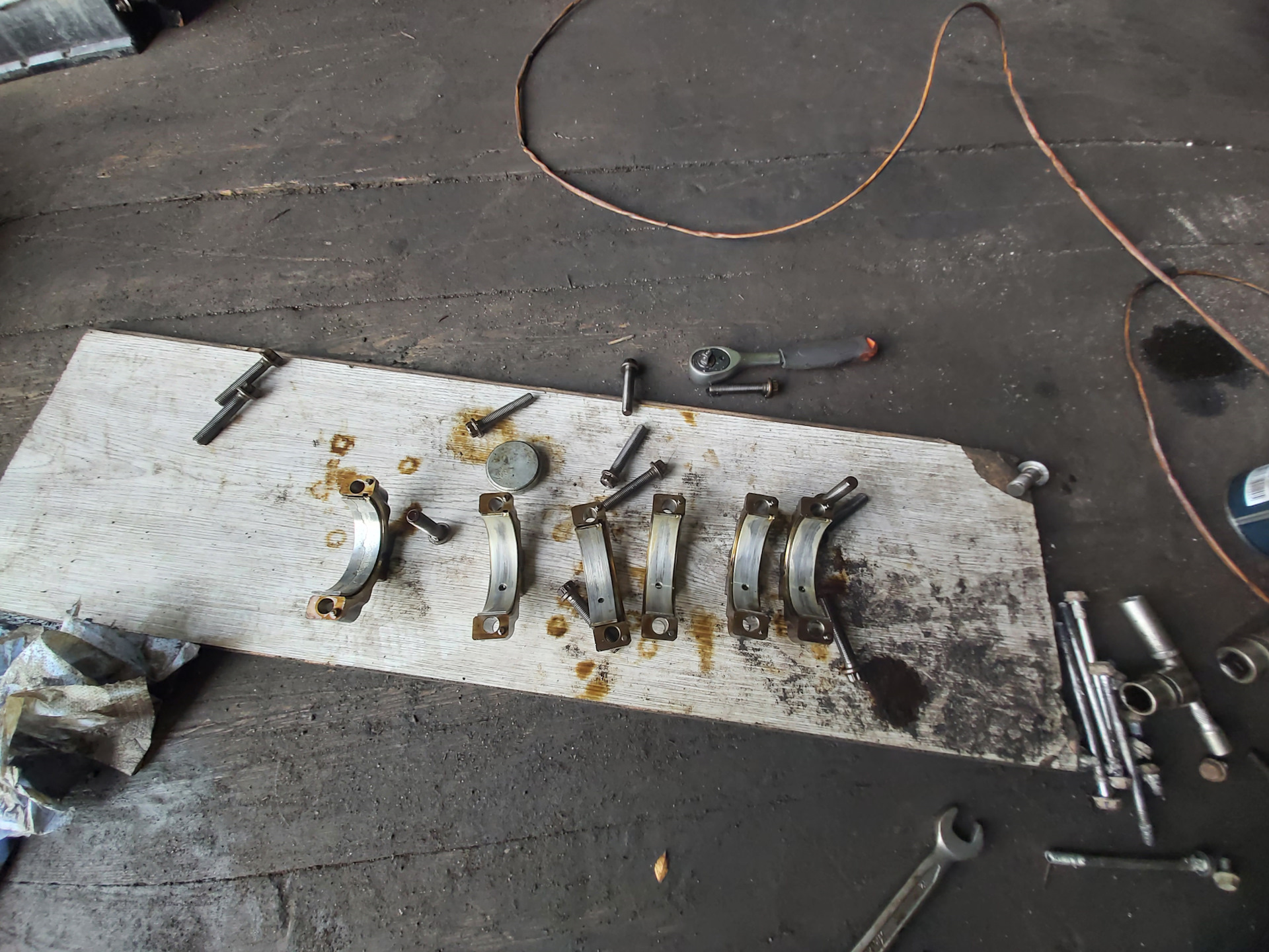 Замена вкладышей — Mitsubishi Outlander XL, 3 л, 2006 года | своими ...