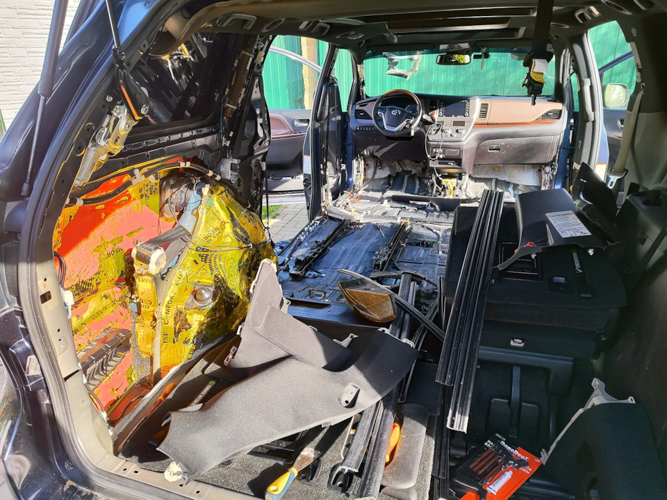 Фото в бортжурнале Toyota Sienna (3G)