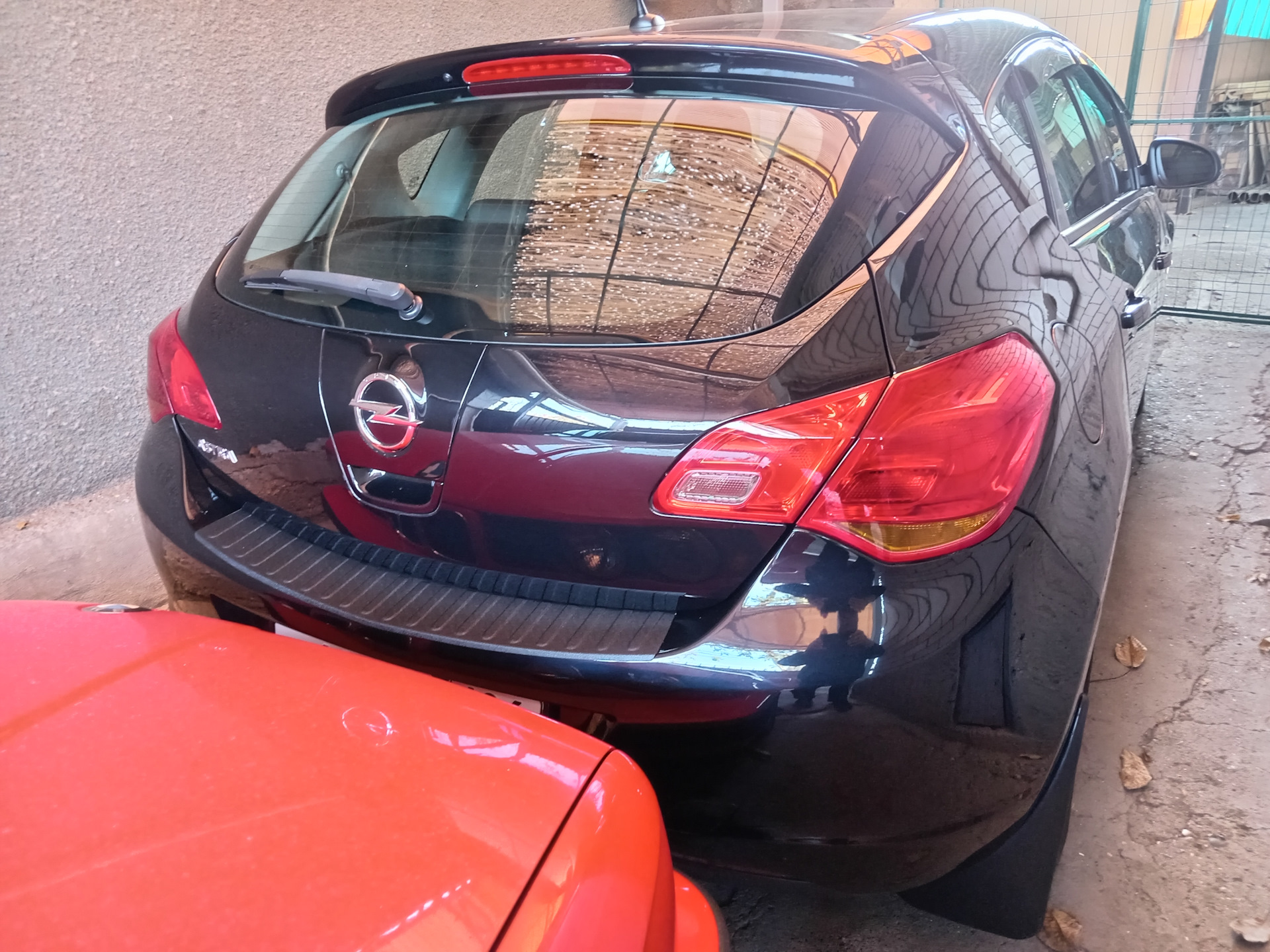 накладка на задний бампер Опель Астра J хэтчбек — Opel Astra J, 1,6 л ...