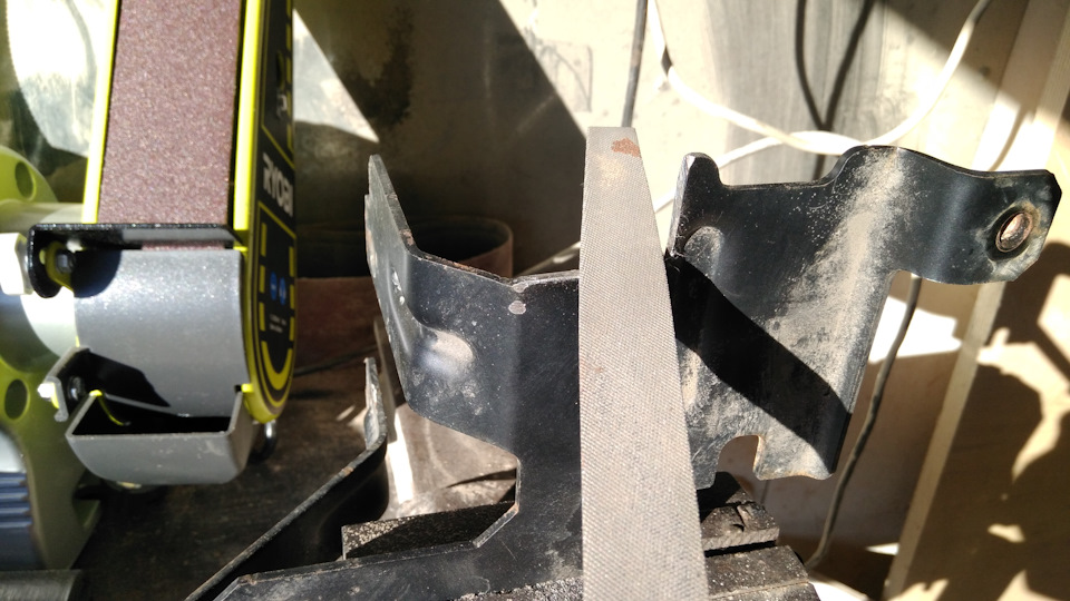 Вот этот уголок я спилил — Chevrolet TrailBlazer (2G)