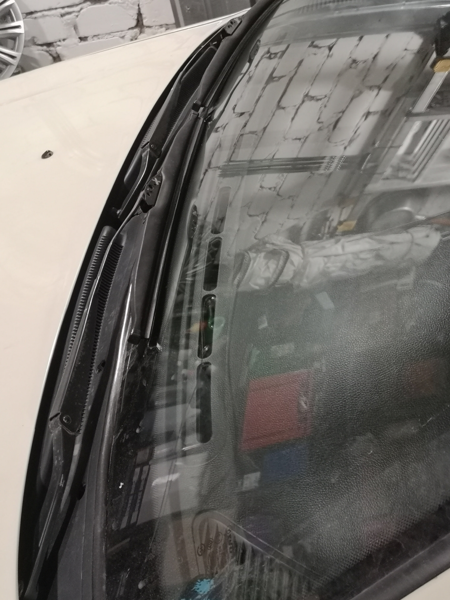 Замена щёток стеклоочистителя на лето. — Daewoo Nexia (N150), 1,6 л ...