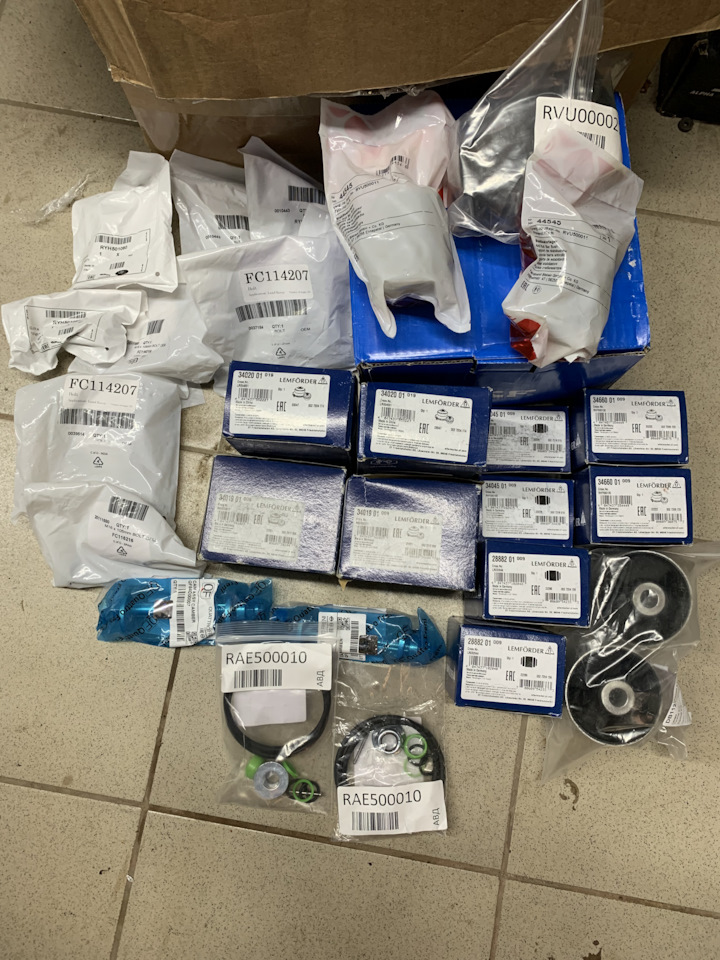 Комплект сайлетблоков на заднюю подвеску +амортизаторы на Land Rover ...