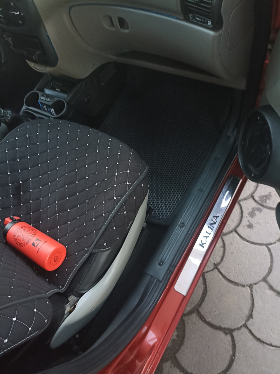 Замена ковролина, приведение электропроводки в порядок, сушка салона ...