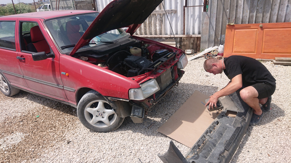 Заменил треснутый бампер — FIAT Uno, 1 л, 1994 года | визит на сервис ...
