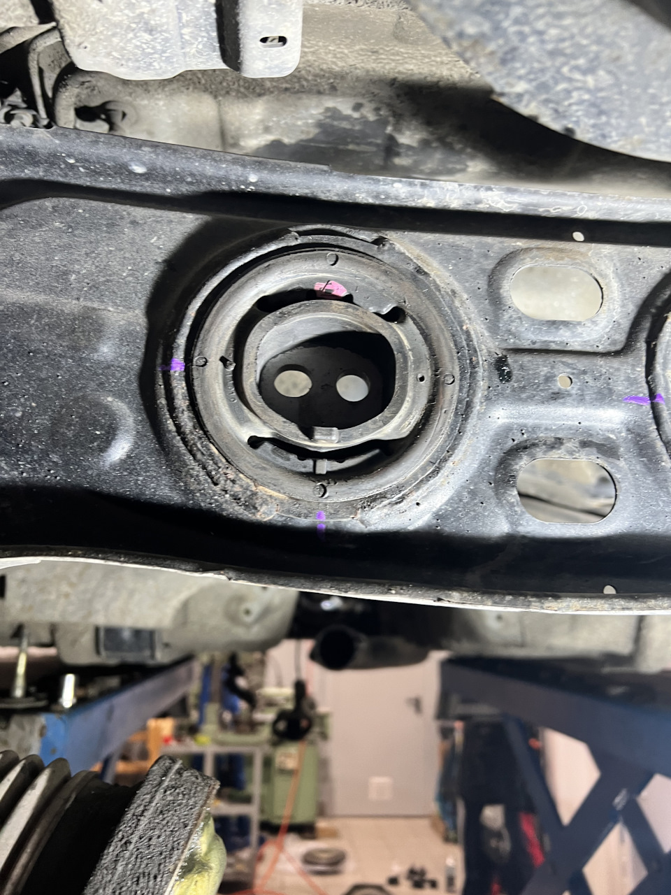 Подушки меняются — Toyota Supra (80)