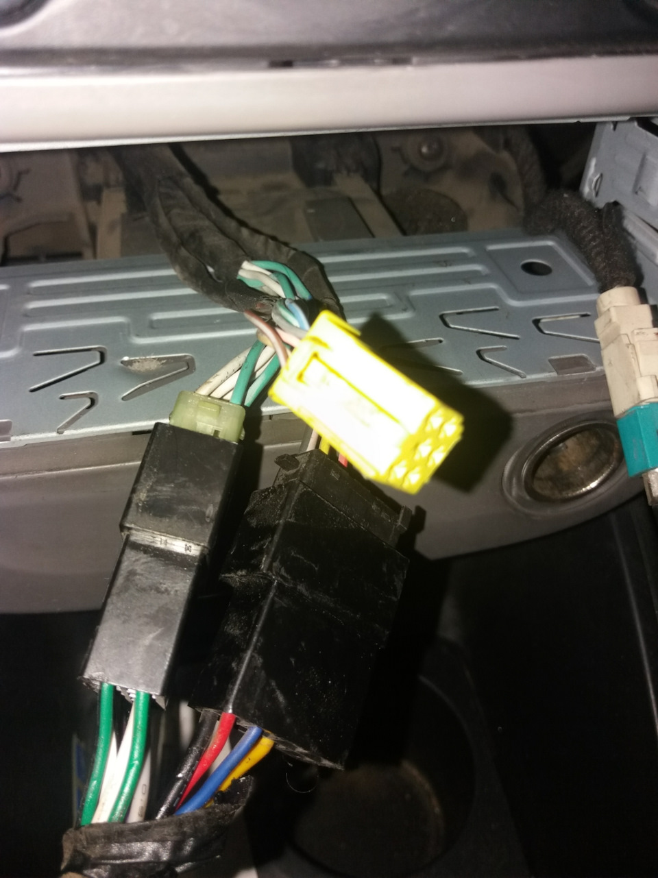 Антенна на флюенс. — Renault Fluence, 1,6 л, 2011 года | аксессуары ...