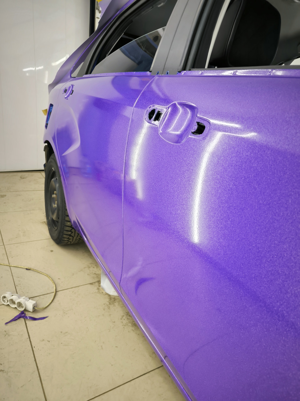 Помог другу затянуть в пленку машину — DRIVE2