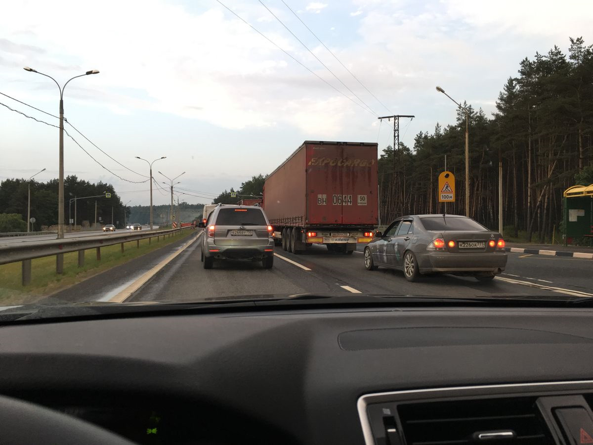 Симферопольское шоссе сейчас. Трасса м2 Симферопольское шоссе. Пробка на Симферопольском шоссе. Трасса на Симферопольском шоссе. Пробки на Симферопольке.