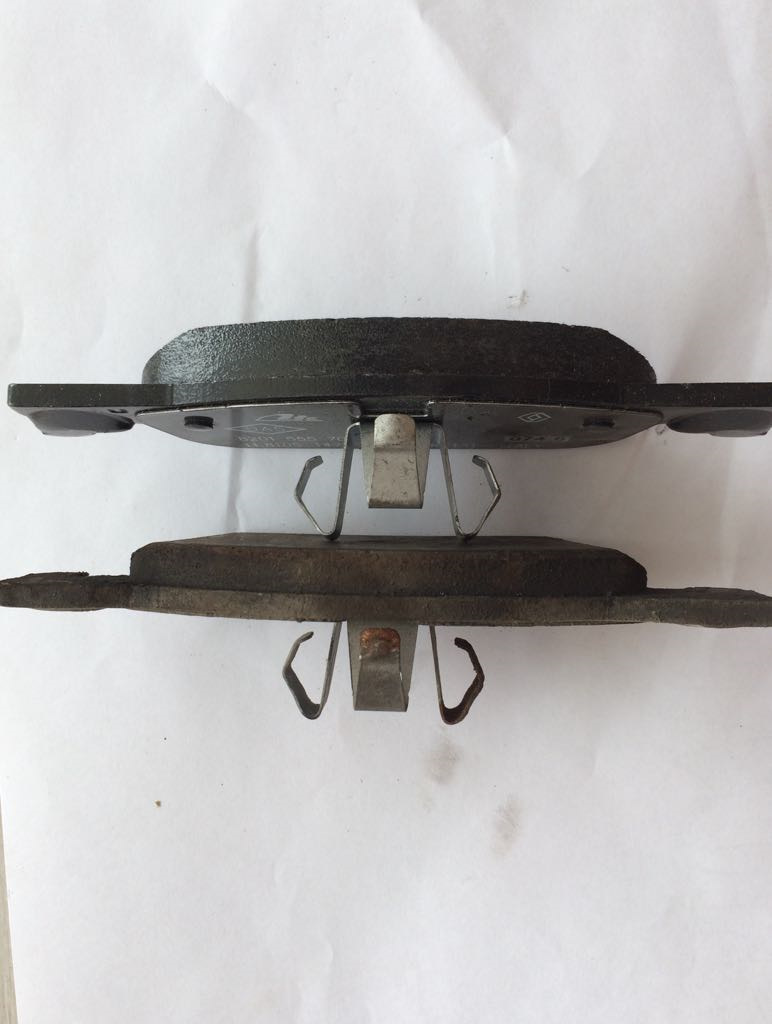 Первая замена передних колодок на 410605536R — Renault Logan (2G), 1,6 ...