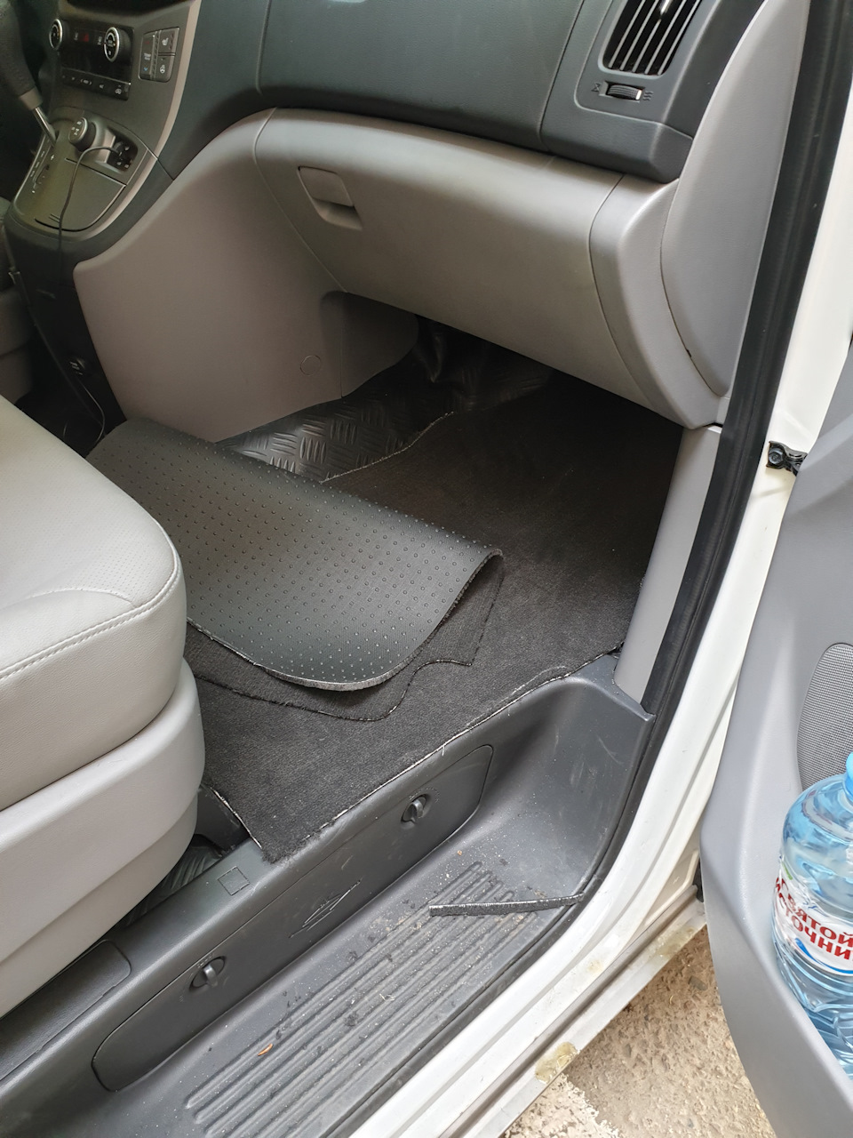 Персидские ковры в Бусинку — Hyundai Grand Starex, 2,5 л, 2017 года ...