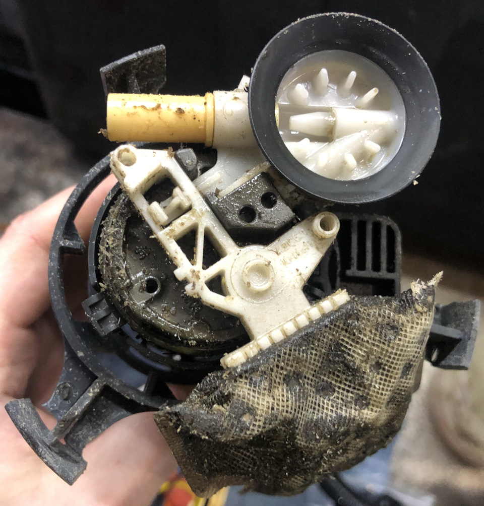 Разбор колбы ТННД. Замена топливного фильтра грубой и тонкой очистки ...