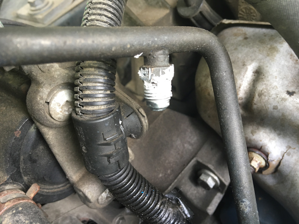 Заглушка датчика гур логан. Датчик спидометра рено логан 1. 4. 6. Датчики двигателя 1.