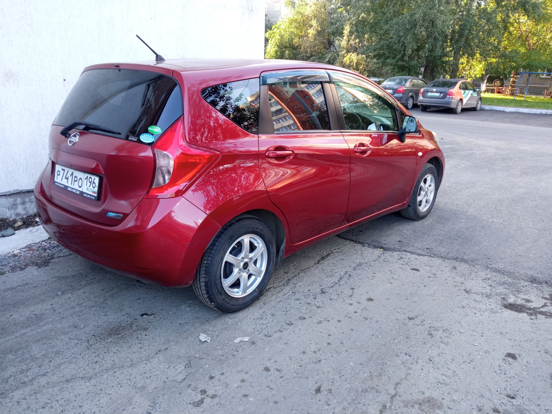 Боковой порез резины и удачный поиск редкой покрышки. — Nissan Note (2G ...