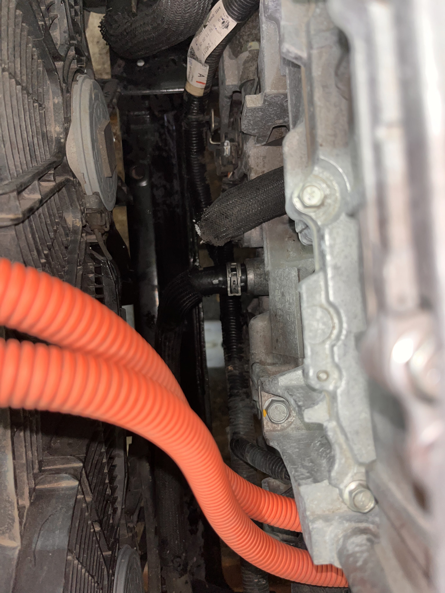 Замена японского антифриза — Nissan Leaf (2G), 2017 года | плановое ТО ...