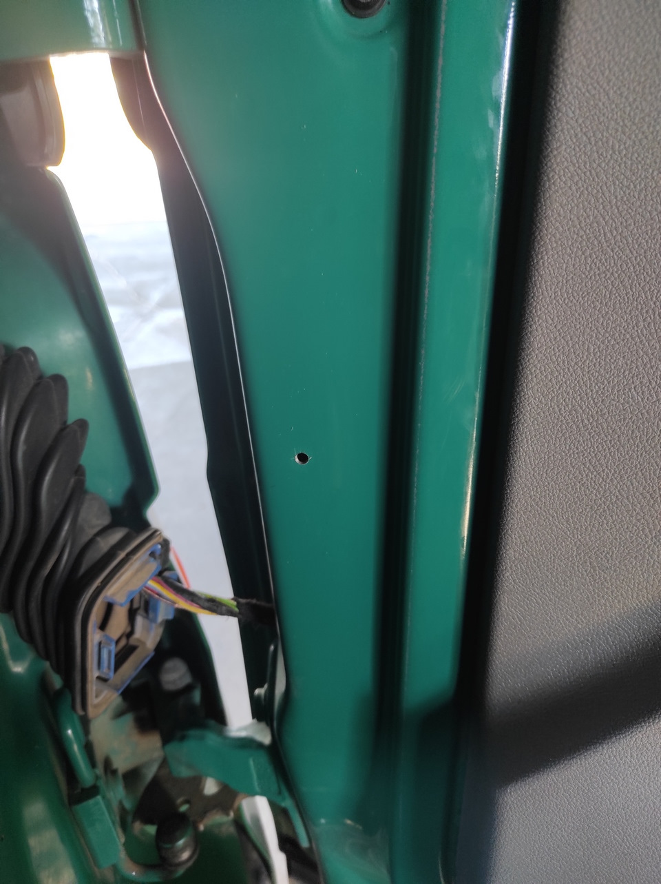 Замена концевика двери — Volkswagen Transporter T5, 1,9 л, 2003 года ...