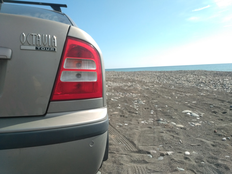 Нашкодила на пляже?? Гудаута, Абхазия (забытые фотки vol.1) — DRIVE2