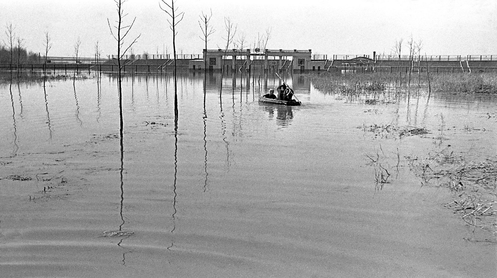 Прошлом вода. Половодье 1972г в Мордовии. Моховая паводок Саранск. Внимание подтопление разлив. Старт Саранск озеро.