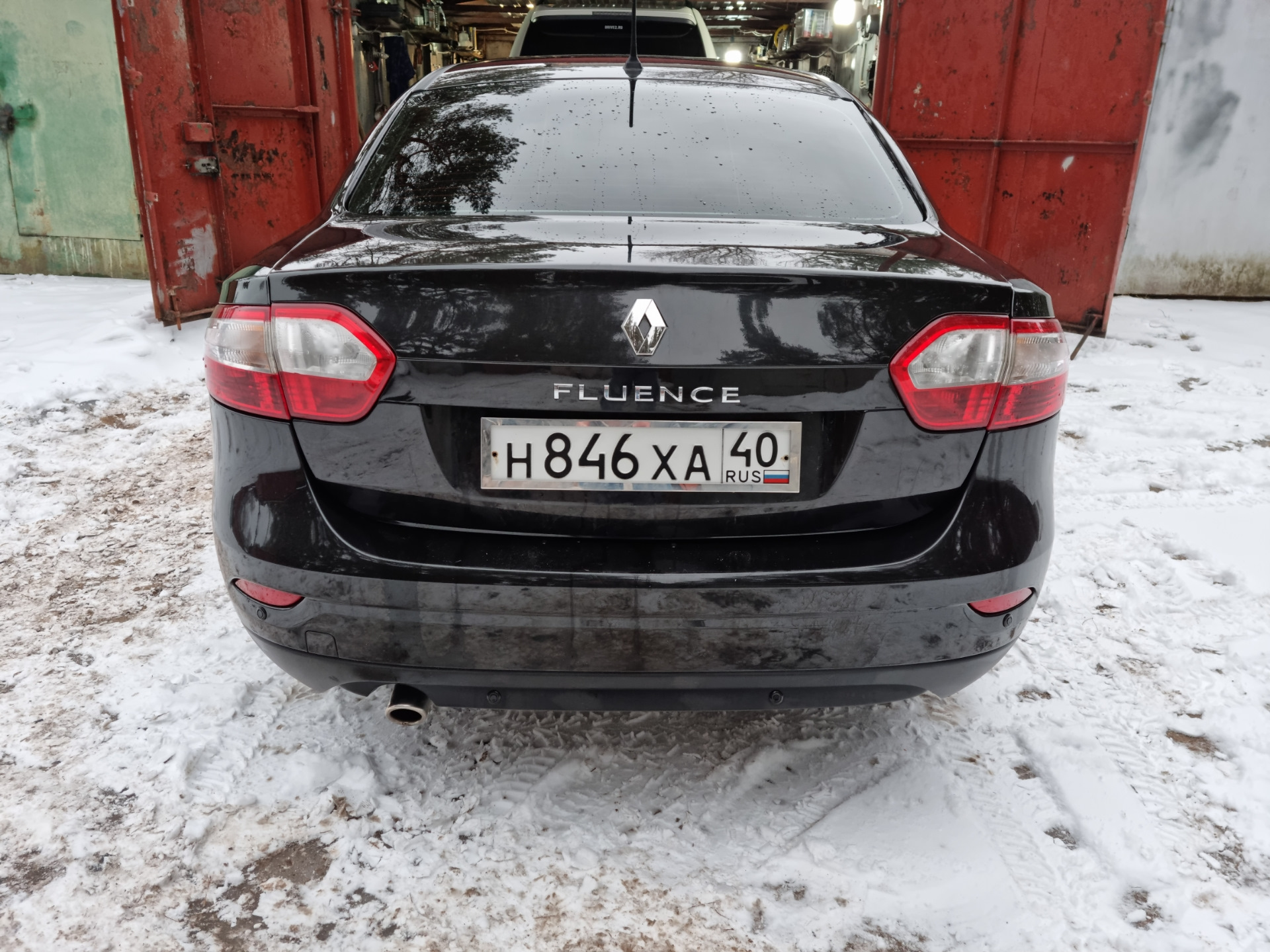Замена рамки номера и снятие оплётки руля — Renault Fluence, 1,6 л ...