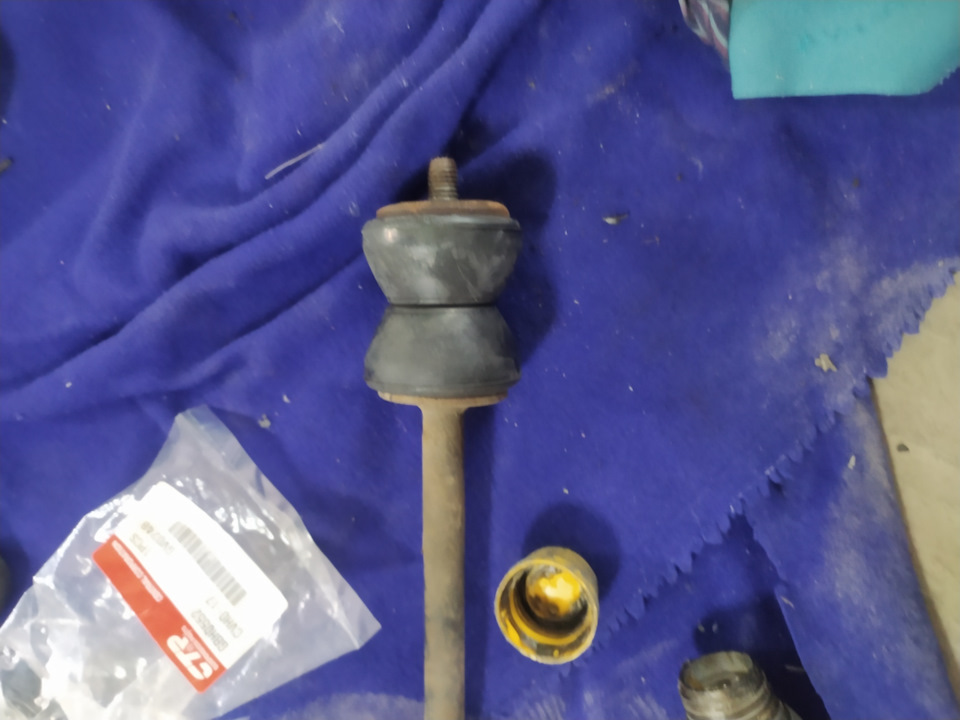 Замена сайлентблоков реактивных тяг — Rover 25, 1,6 л, 2001 года ...