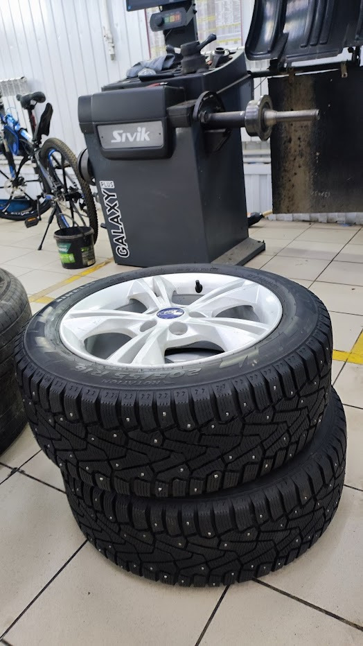 Зимние шины Pirelli — Ford Focus Hatchback III, 9,9 л, 2022 года | шины ...