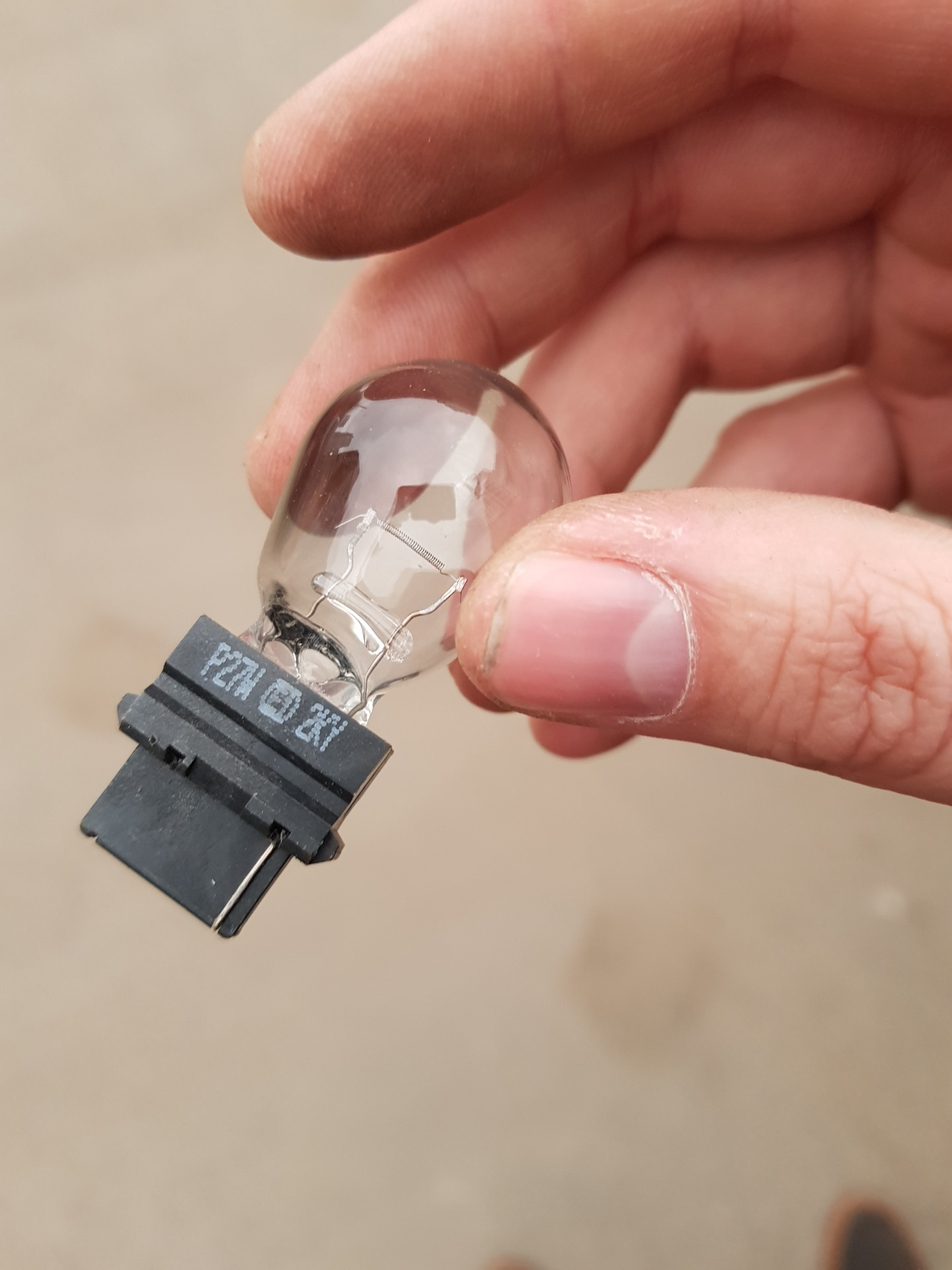 перегорел поворотник. поворотник фары ваз 2109. перегорел поворотник. 3. повторитель поворота ваз 2105.