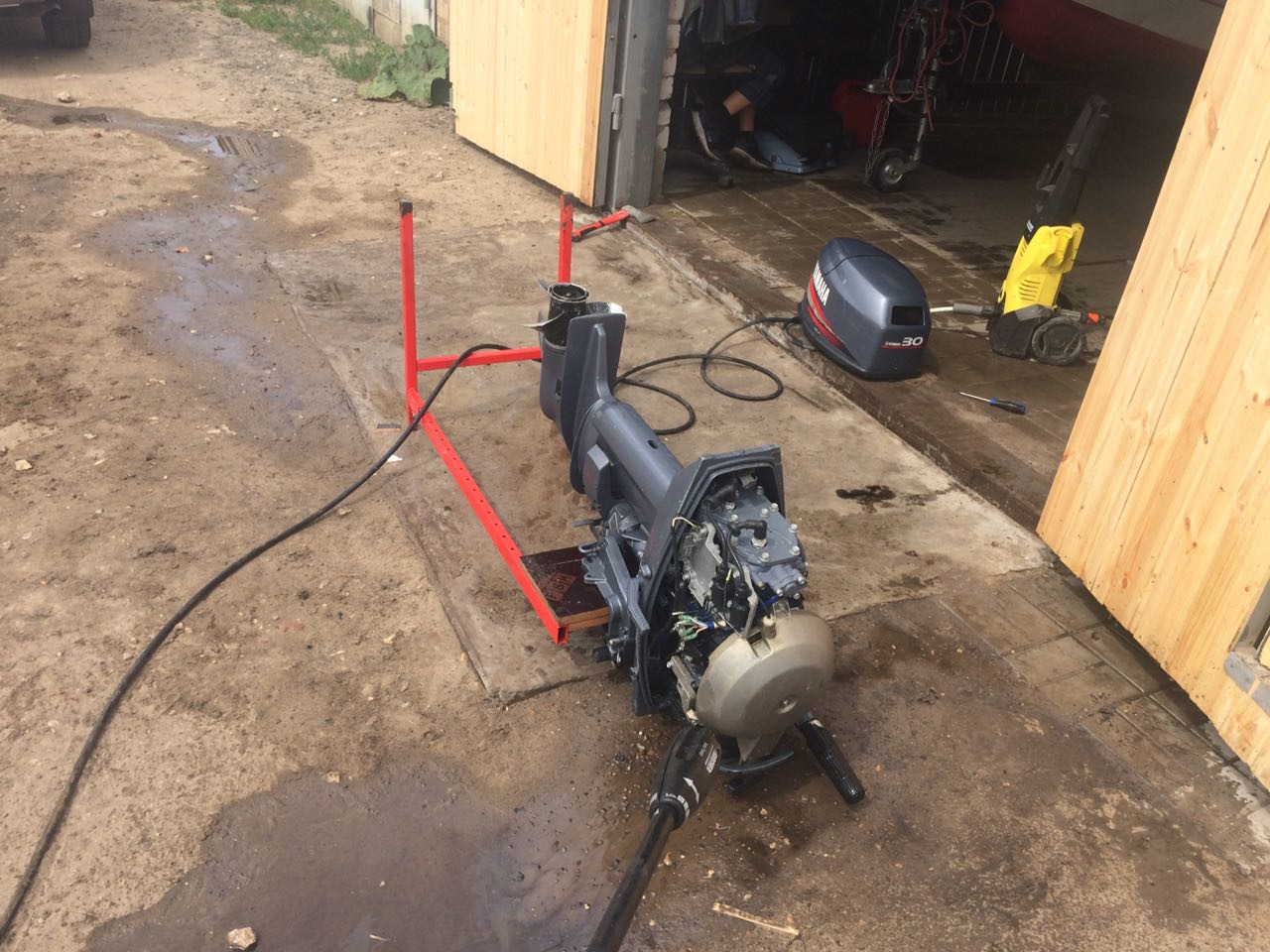 консервация лодочного мотора на зиму меркурий 30. 9 двухтактный на зиму. консервация лодочного мотора 2 такта на зиму. поворотный механизм yamaha 30. консервация лодочного мотора 2 такта.