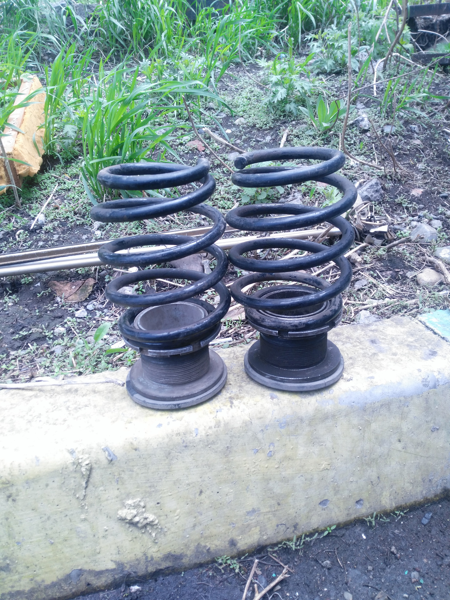 Стакан пружины. Стакан пружины 2110 передняя. Хонда фит задние пружины. Задние пружины 2329 нива. Стакан пружины.