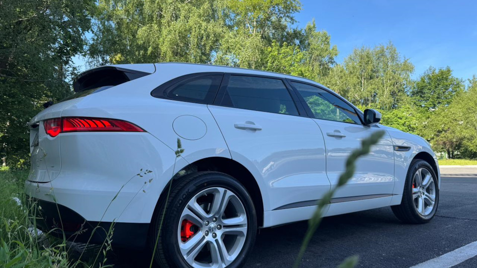 Jaguar F-Pace BLACK&WHITE