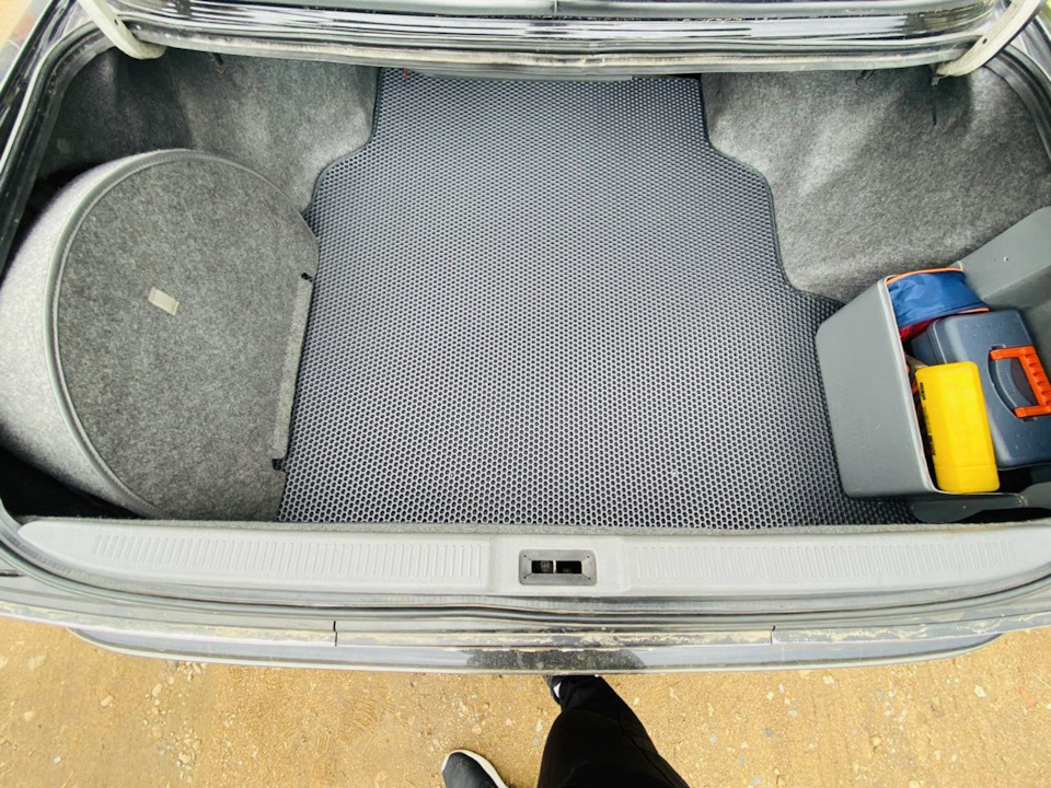 Обшивка багажника 💪 — Toyota Chaser (80), 2,5 л, 1990 года