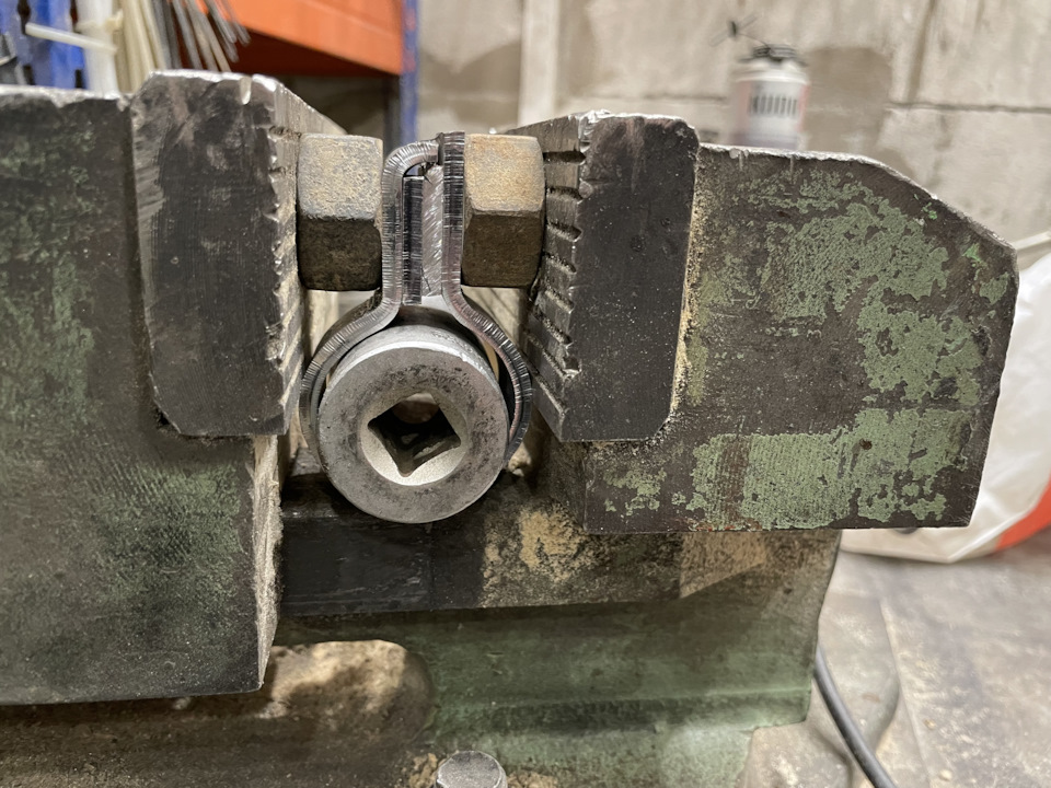 как хочется в такие моменты быть осьминогом… — ГАЗ 67